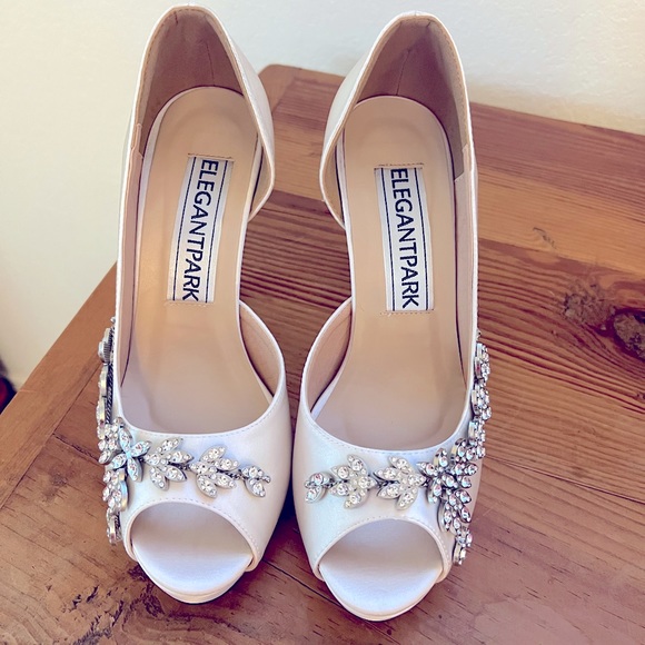 Wedding shoes (size 6) - Picture 2 of 4